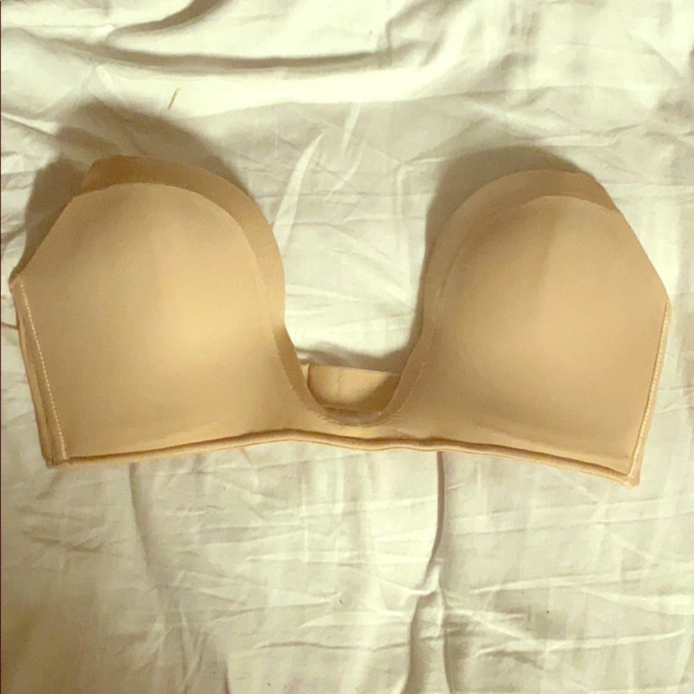 Strapless push-up wonder bra for low cut tops